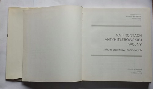 STARA KSIĄŻKA NA FRONTACH ANTYHITLEROWSKIEJ WOJNY, ALBUM ZNACZKÓW 1972