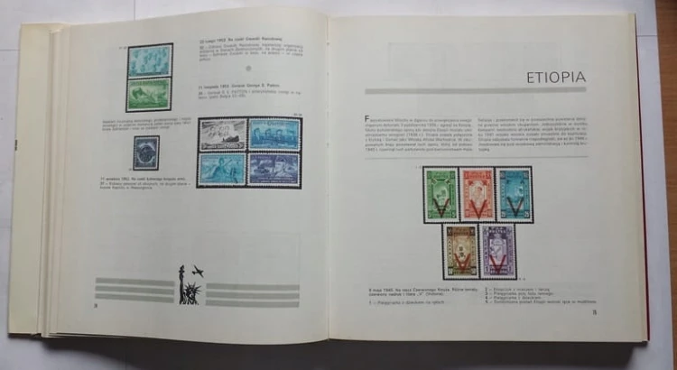 STARA KSIĄŻKA NA FRONTACH ANTYHITLEROWSKIEJ WOJNY, ALBUM ZNACZKÓW 1972