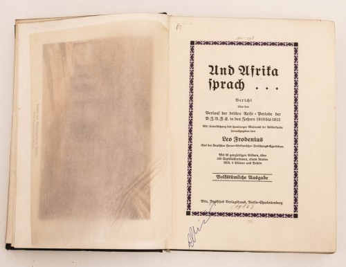 KSIĄŻKA NIEMIECKA FROBENIUS UND AFRIKA SPRACH 1912