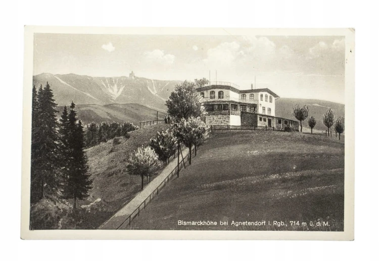 JELENIA GÓRA - GRZYBOWIEC, PENSJONAT l. 20/30