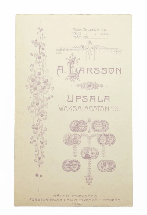 MĘŻCZYZNA W GARNITURZE - ATELIER UPPSALA