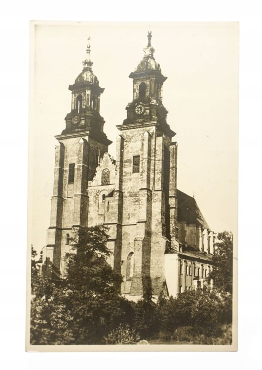 GNIEZNO - BAZYLIKA l. 20/30