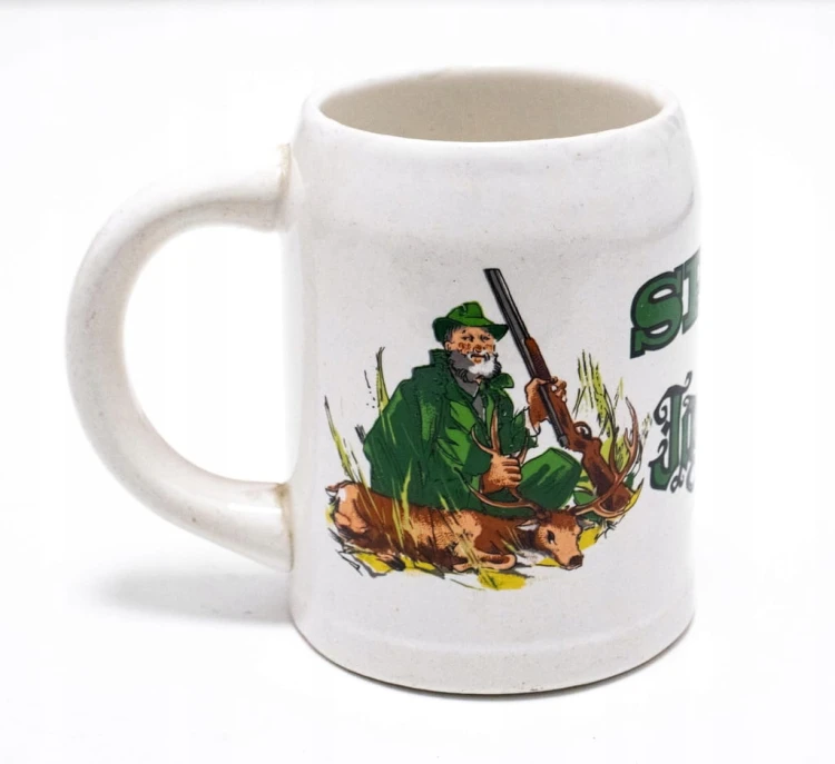STARY CERAMICZNY KUFEL - SPITZ JAGERTEE AUSTRIA, MYŚLIWY ZE STRZELBĄ, JELEŃ