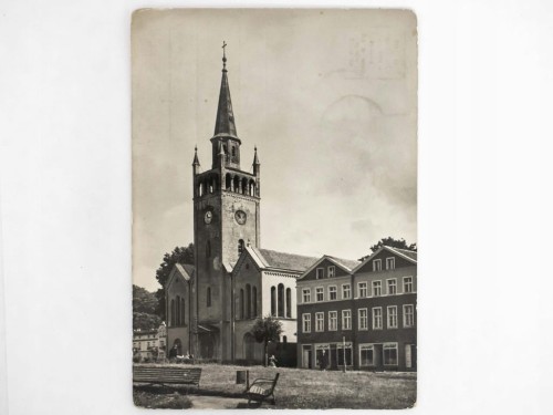 BYTÓW - FRAGMENT RYNKU Z WIEŻĄ KOŚCIOŁA LATA 60.