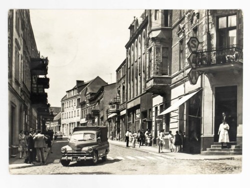 ŚWIECIE - UL. KLASZTORNA STARY SAMOCHÓD DOSTAWCZY WARSZAWA FSO 1967