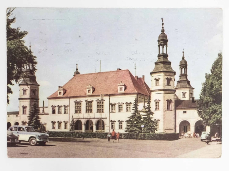KIELCE - SIEDZIBA WOJEWÓDZKIEJ RADY NARODOWEJ W PAŁACU BISKUPIM 1964