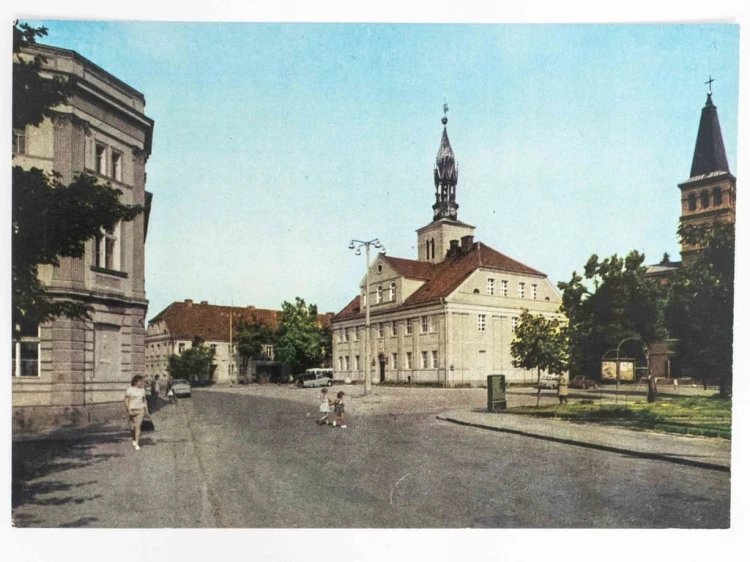 MIĘDZYRZECZ - RYNEK Z RATUSZEM 1968 PRL