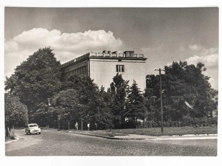 ŁASK - SIEDZIBA PREZYDIUM POWIATOWEJ RADY NARODOWEJ 1965 PRL