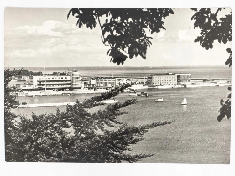 GDYNIA - BASEN ŻEGLARSKI I BUDYNEK SZKOŁY RYBOŁÓWSTWA MORSKIEGO 1966 PRL
