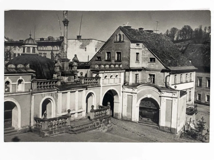 WAMBIERZYCE - FRAGMENT MIASTA PRZED BAZYLIKĄ LATA 60. PRL