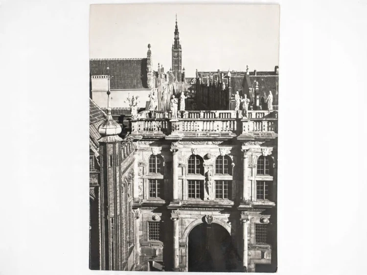 GDAŃSK - ZŁOTA BRAMA Z WIDOKIEM NA WIEŻĘ RATUSZOWĄ 1963 PRL