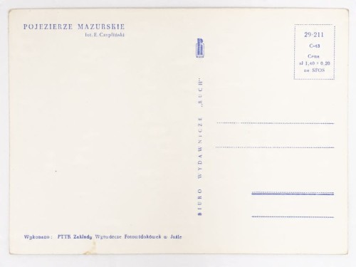 POJEZIERZE MAZURSKIE - ŻAGLÓWKI PRZYCUMOWANE PRZY BRZEGU LATA 50. / 60. PRL
