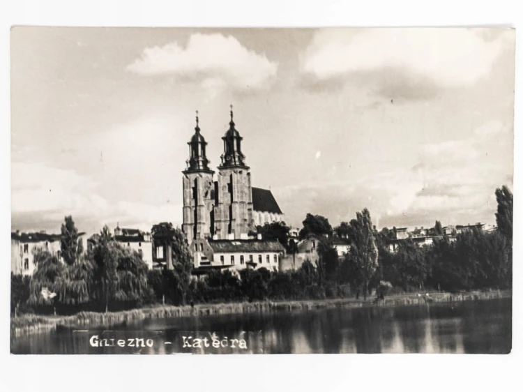 GNIEZNO - ARCHIKATEDRA GNIEŹNIEŃSKA LATA 50. PRL