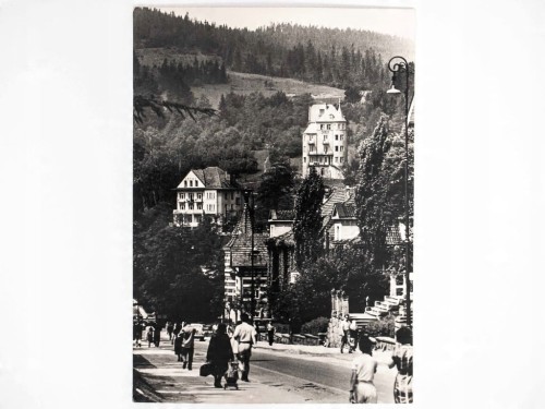 KRYNICA-ZDRÓJ - UL. PUŁASKIEGO WIDOK NA DOMY WCZASOWE 1963 PRL