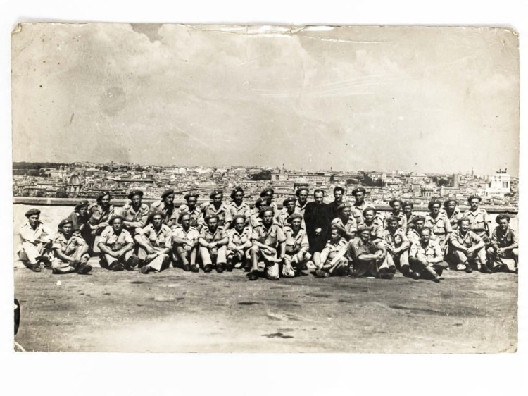 FOTOGRAFIA - ŻOŁNIERZE POLSKICH SIŁ ZBROJNYCH NA ZACHODZIE RZYM 1945/46