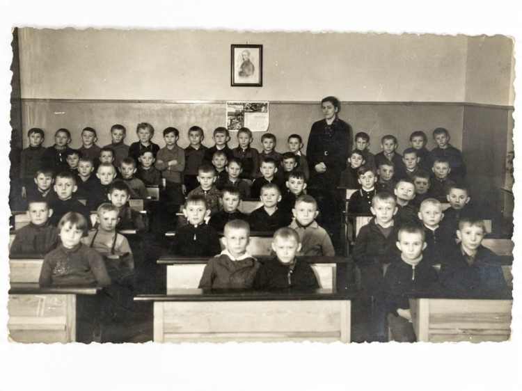 FOTOGRAFIA - ZDJĘCIE GRUPOWE KLASY CHŁOPIĘCEJ ROK SZKOLNY 1935-36 II RP