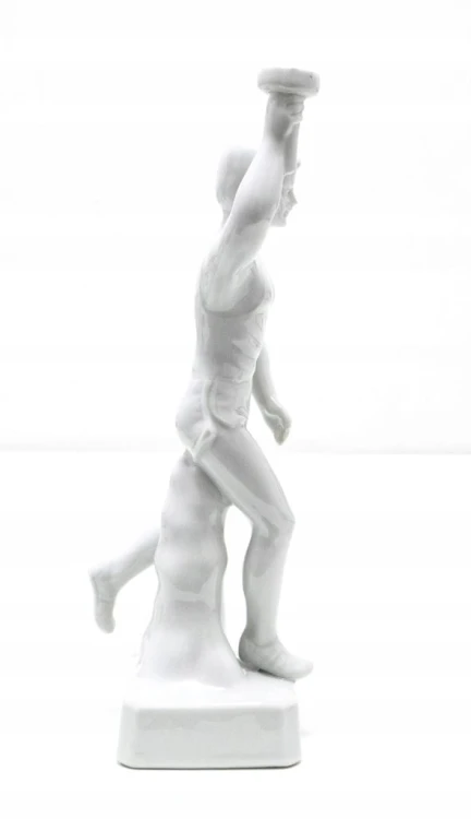 STARA PORCELANOWA FIGURKA - OLIMPIJCZYK, IGRZYSKA OLIMPIJSKIE 1936 BERLIN