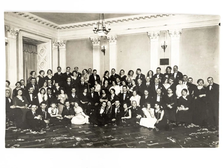 STARA FOTOGRAFIA - ZDJĘCIE GRUPOWE Z BALU I. RÓZEWICZ WARSZAWA 1933 II RP