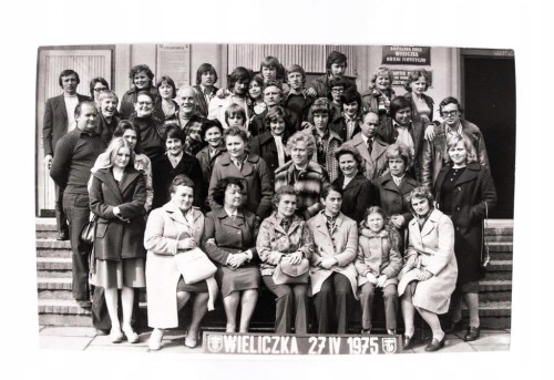 STARA FOTOGRAFIA, ZDJĘCIE GRUPOWE, WYCIECZKA DO KOPALNI SOLI WIELICZKA 1975