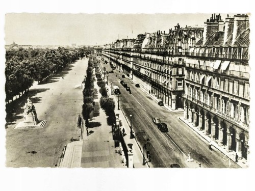 PARYŻ - ULICA LA RUE DE RIVOLI FRANCJA LATA 30. / 40. XX W.