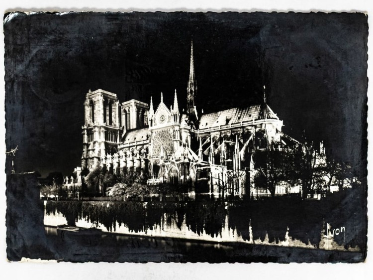 PARYŻ - KATEDRA NOTRE-DAME NOCĄ FRANCJA 1963