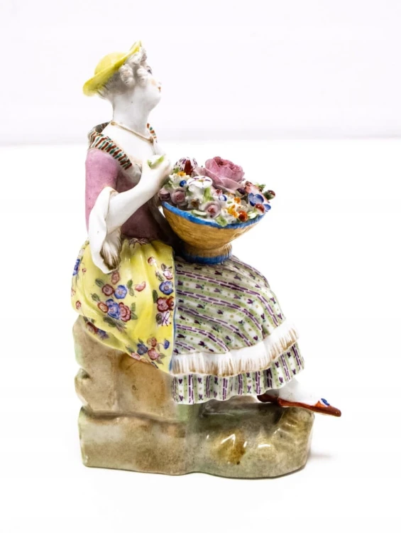 STARA PORCELANOWA FIGURKA - KOBIETA Z KWIATAMI, JACOB PETIT