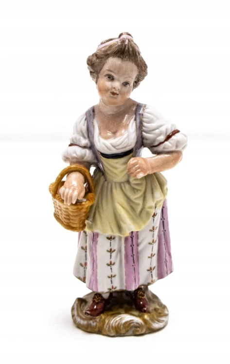 STARA PORCELANOWA FIGURKA - KOBIETA Z KOSZYCZKIEM, MIŚNIA