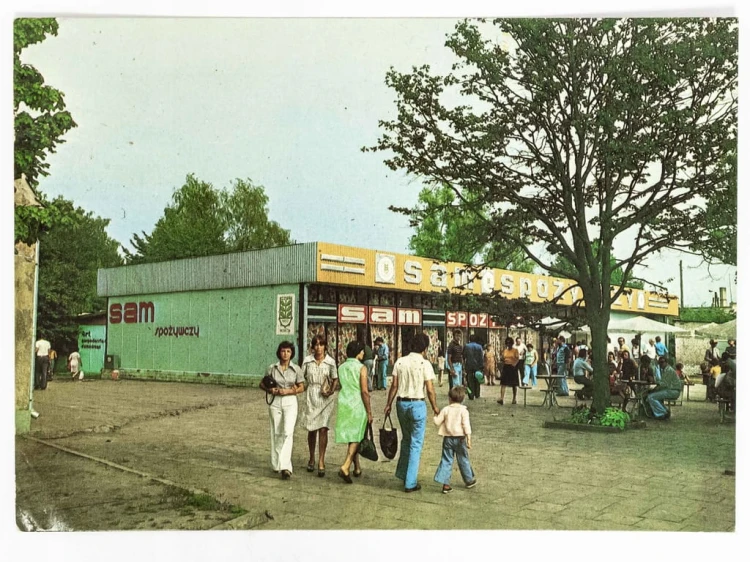 POBIEROWO - PAWILON HANDLOWY PRZY UL. GRUNWALDZKIEJ 1979 PRL