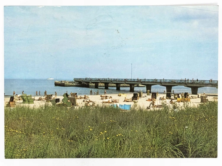 KOŁOBRZEG - PLAŻA Z MOLO 1982 PRL