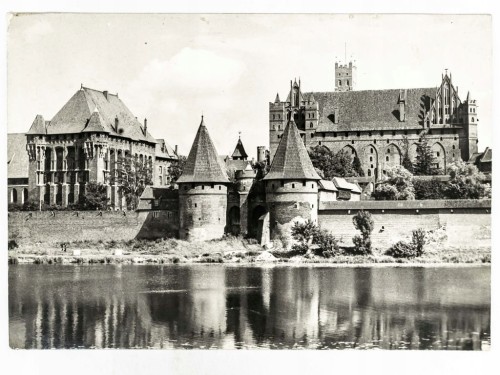 MALBORK - WIDOK NA ZAMEK KRZYŻACKI OD STRONY ZACHODNIEJ 1971 PRL