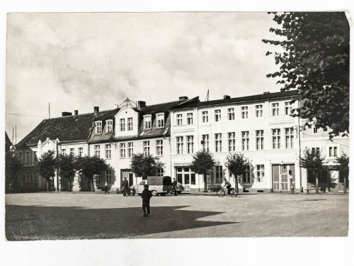 POŁCZYN-ZDRÓJ - FRAGMENT RYNKU Z HOTELEM MIEJSKIM 1964 PRL
