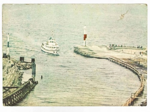 KOŁOBRZEG - STATEK MS BALLADYNA WPŁYWAJĄCY DO PORTU 1968 PRL
