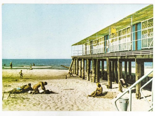 KOŁOBRZEG - DOMKI PLAŻOWE NA PALACH LATA 60. / 70. PRL