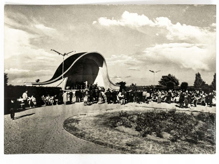 ŚWINOUJŚCIE - KONCERT NA PROMENADZIE LATA 60. PRL