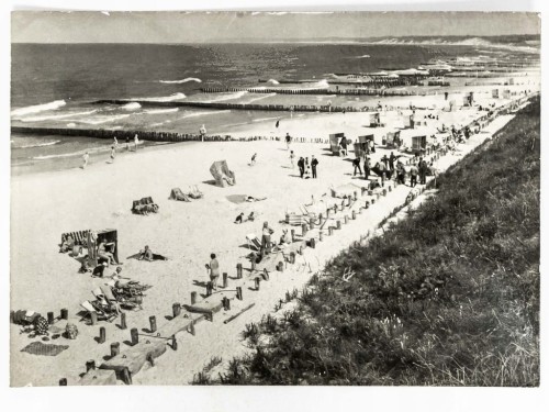 USTKA - PLAŻA Z WCZASOWICZAMI LATA 60. / 70. PRL