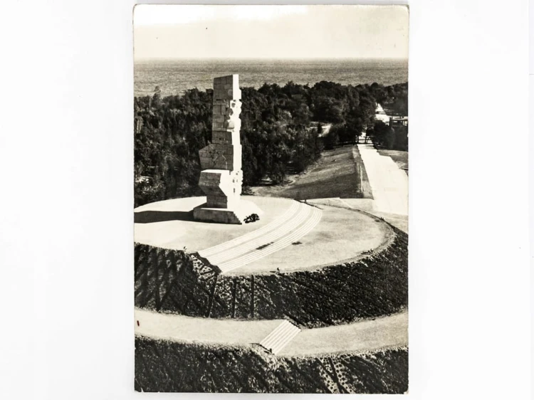 GDAŃSK - POMNIK OBROŃCÓW WYBRZEŻA WESTERPLATTE LATA 60. / 70. PRL