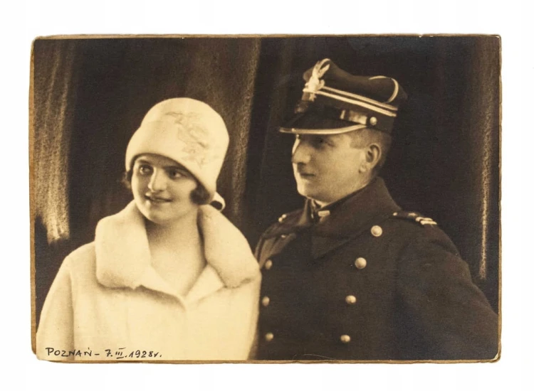 STARA FOTOGRAFIA - ŻOŁNIERZ Z KOBIETĄ, MAJOR, POZNAŃ 1928