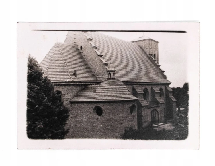 STARA FOTOGRAFIA - KOŚCIÓŁ, POLSKA l. 40/50