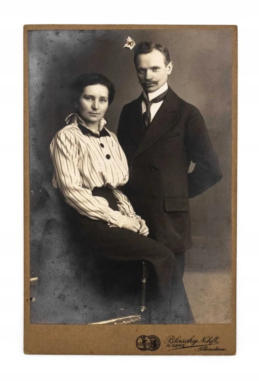 STARA FOTOGRAFIA - KOBIETA Z MĘŻCZYZNĄ, ATELIER OLSZTYN 1918