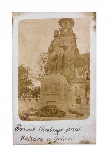 STARA FOTOGRAFIA - POMNIK BOLESŁAWA CHROBREGO, GNIEZNO II RP