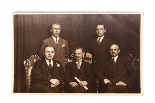 STARA FOTOGRAFIA - MĘŻCZYŹNI W GARNITURACH, FOT. SZARMACH, GRUDZIĄDZ 1925