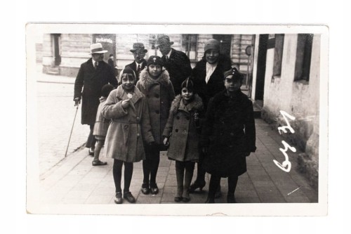 STARA FOTOGRAFIA - ZDJĘCIE RODZINNE NA MIEŚCIE, GRUDZIĄDZ 1931