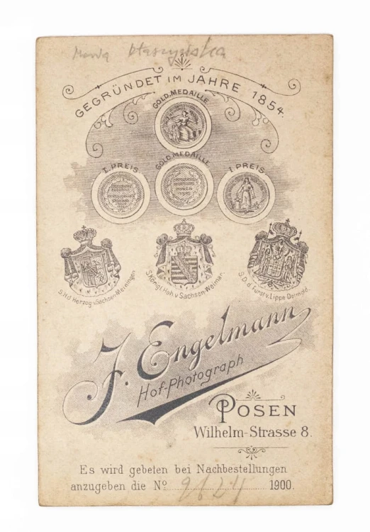 STARA FOTOGRAFIA - KOBIETA W SUKNI, ATELIER ENGELMANN, POZNAŃ 1900