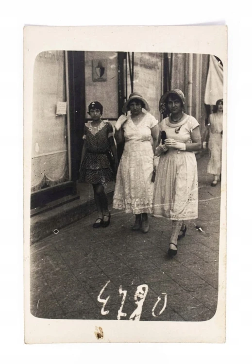 STARA FOTOGRAFIA - KOBIETY NA MIEŚCIE, GRUDZIĄDZ 1931