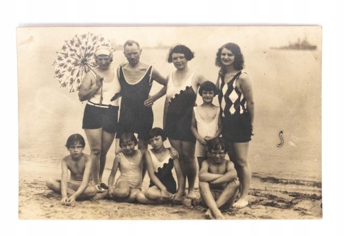 STARA FOTOGRAFIA - ZDJĘCIE RODZINNE NAD MORZEM, ORŁOWO 1930