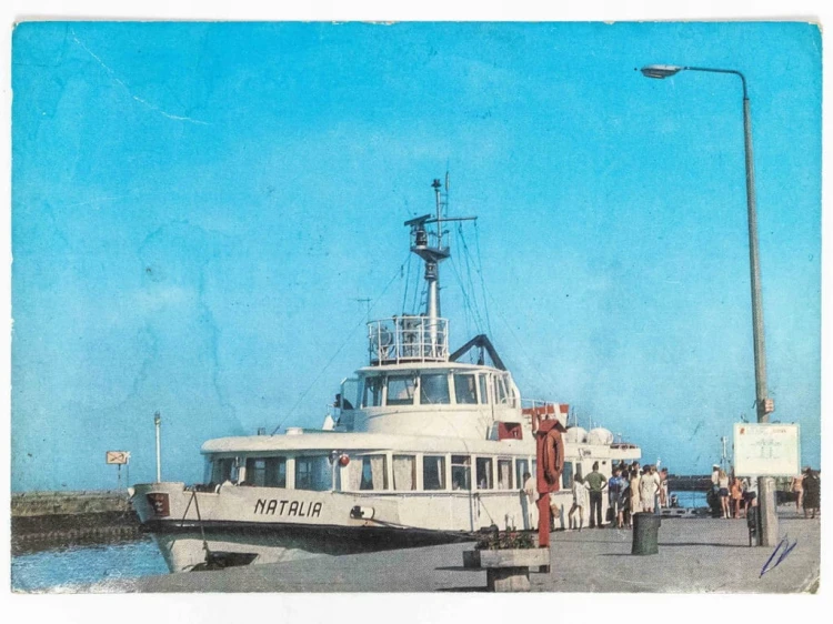 USTKA - PRZYSTAŃ ŻEGLUGI GDAŃSKIEJ, STATEK WYCIECZKOWY NATALIA 1975 PRL