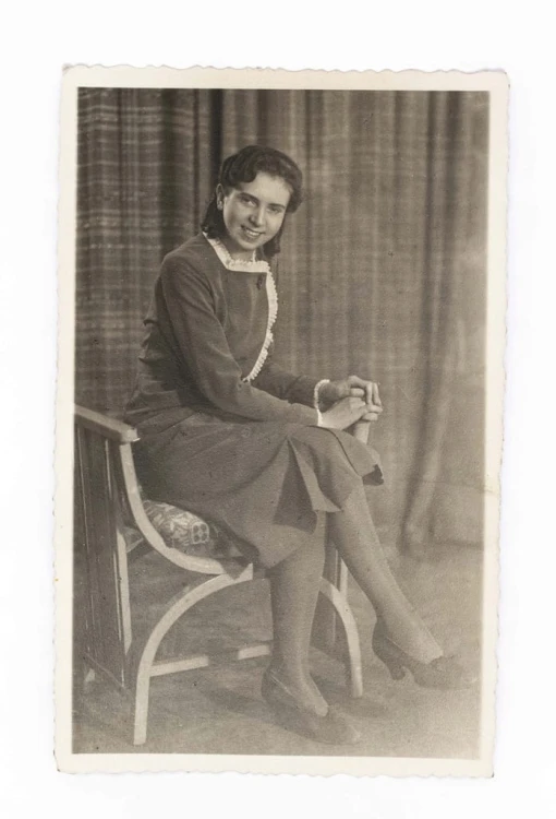 STARA FOTOGRAFIA - MŁODA KOBIETA, FOT. DEUTSCHLANDER, GRUDZIĄDZ 1941