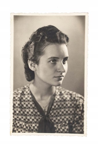 STARA FOTOGRAFIA - MŁODA KOBIETA, FOT. DEUTSCHLANDER, GRUDZIĄDZ 1942