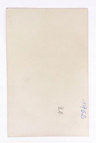 STARA FOTOGRAFIA - CHŁOPIEC W SAMOCHODZIE ZABAWKOWYM 1962