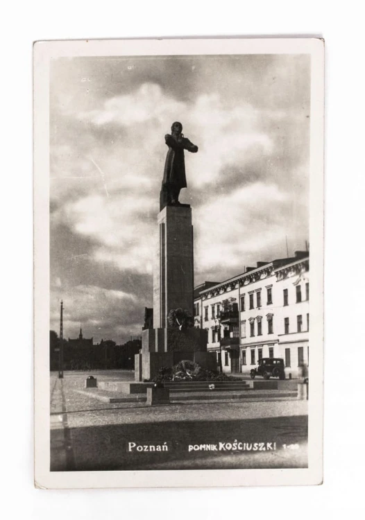 POZNAŃ - POMNIK KOŚCIUSZKI, STARE AUTO l. 50